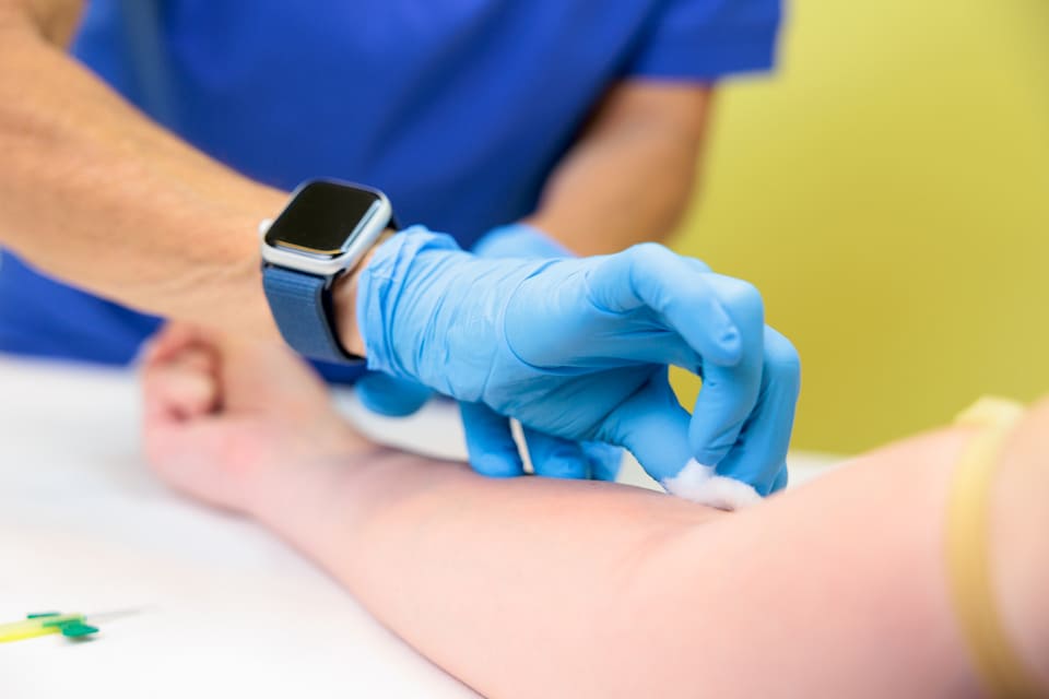 Prelievo ematico in corso