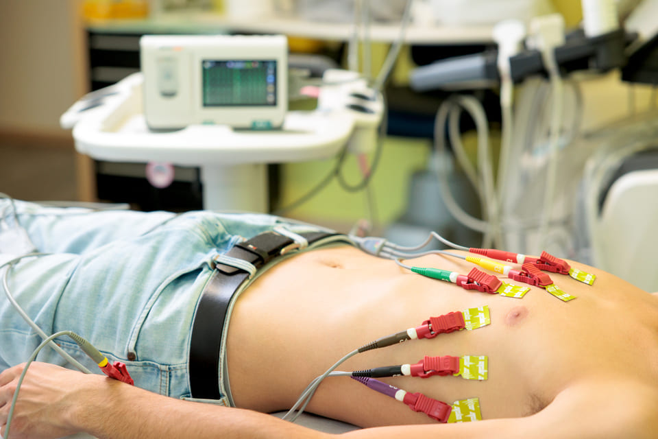 Paziente con strumenti di misurazione