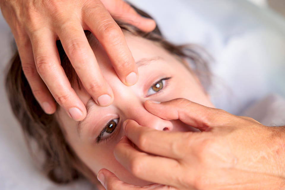 Trattamento fisioterapico in corso, paziente 4