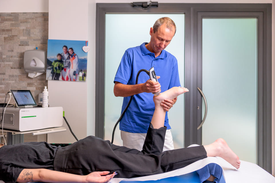 Trattamento fisioterapico in corso, paziente 5